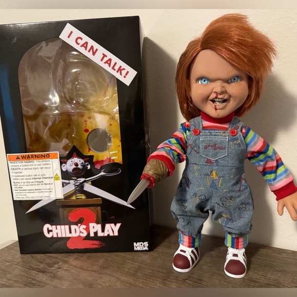 Child's Play 2 talking Chucky Doll with Knife and altered hand mezco